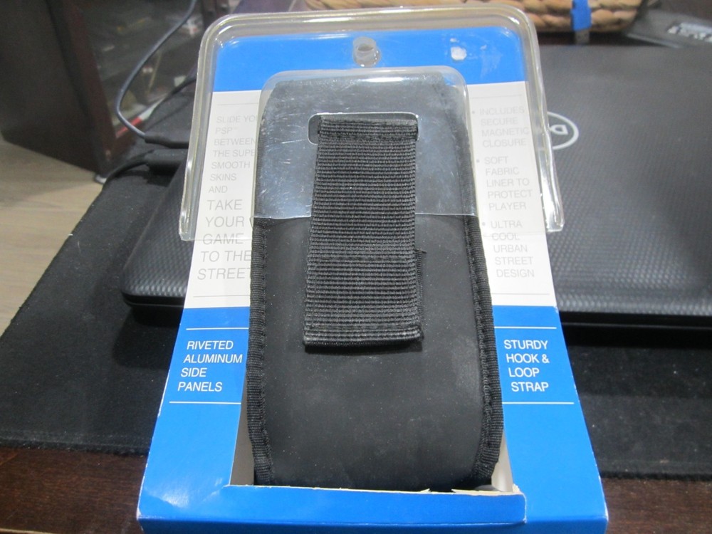 PSP PORTABLE SLEEVE BY COMPASS