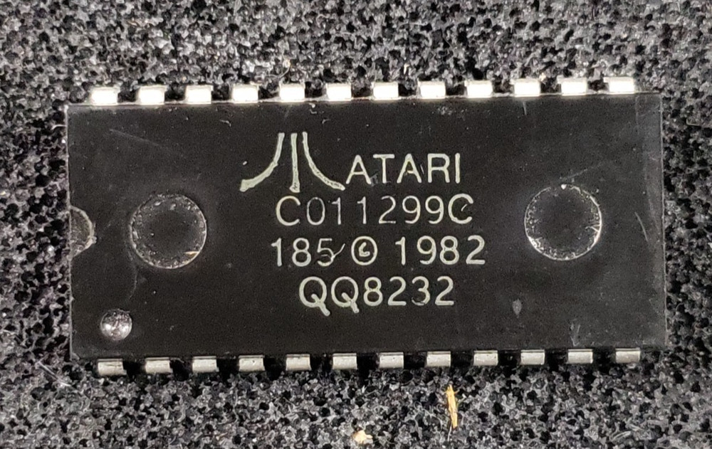Atari C01129C9 Atari 1982 Rom Chip ......................................(C19B2)
