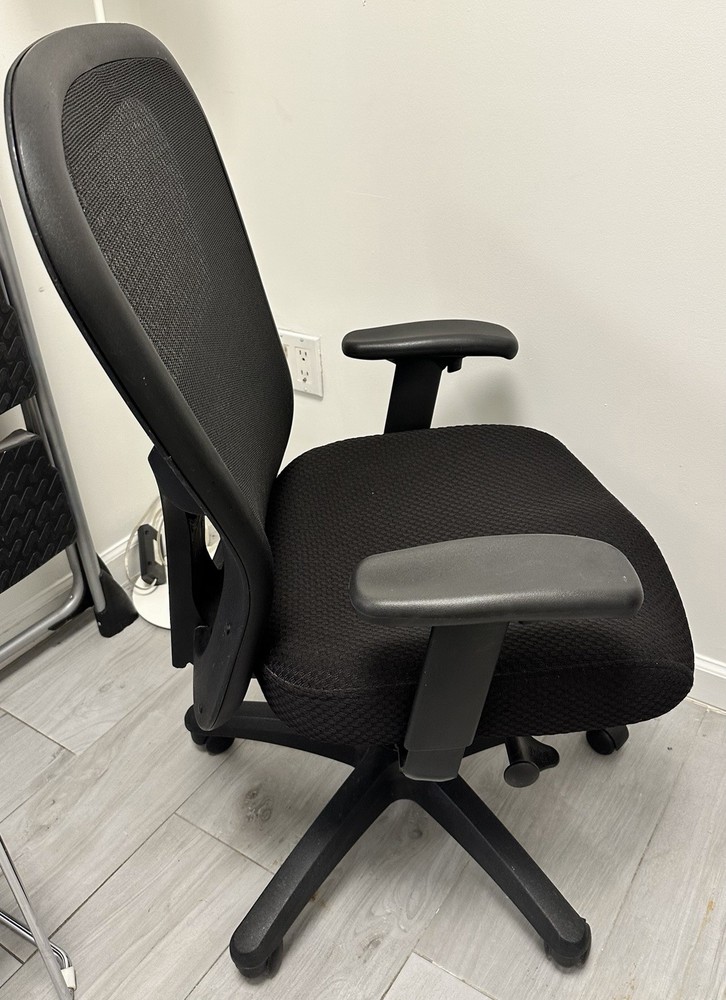 Executive Office Chair￼