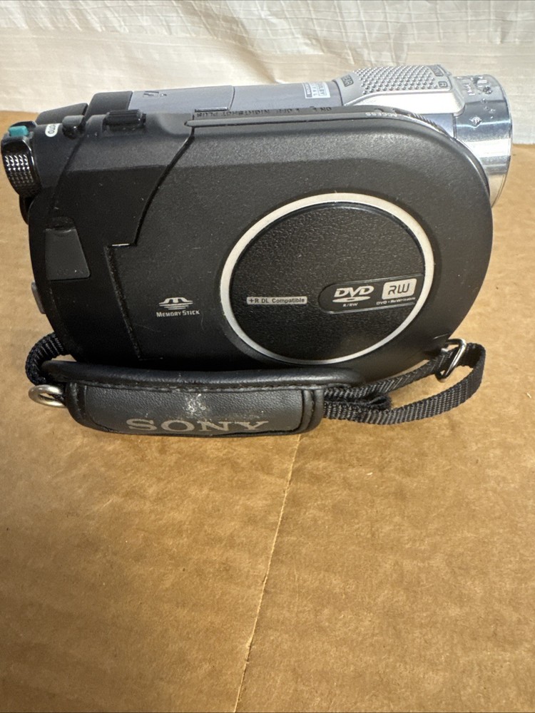 Sony Handycam DCR-DVD650 Camcorder – Untested