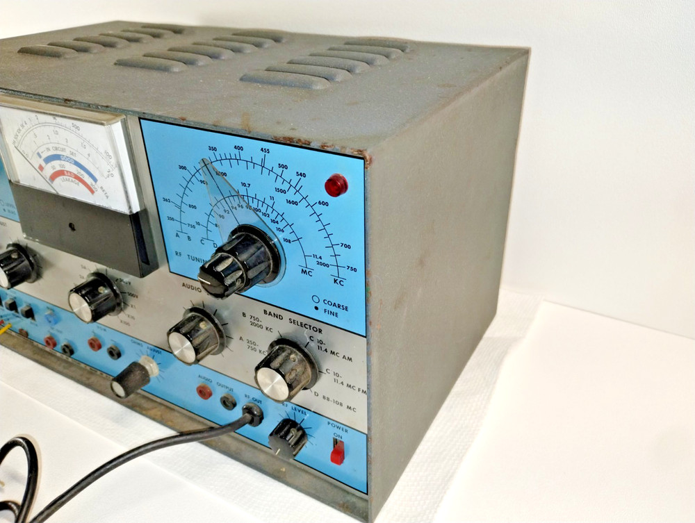 B&K Model 970 Transistor Analyst, Pwr Supply, VOM, RF Generator, UNTESTED