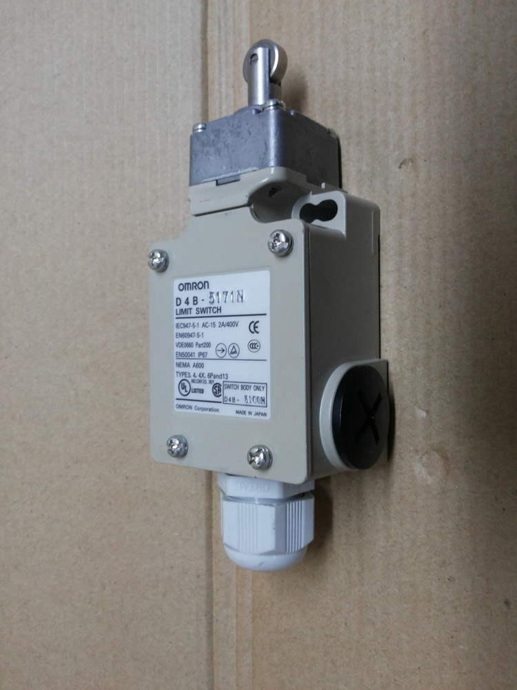 OMRON D4B-5171N Roller Lever Limit Switch