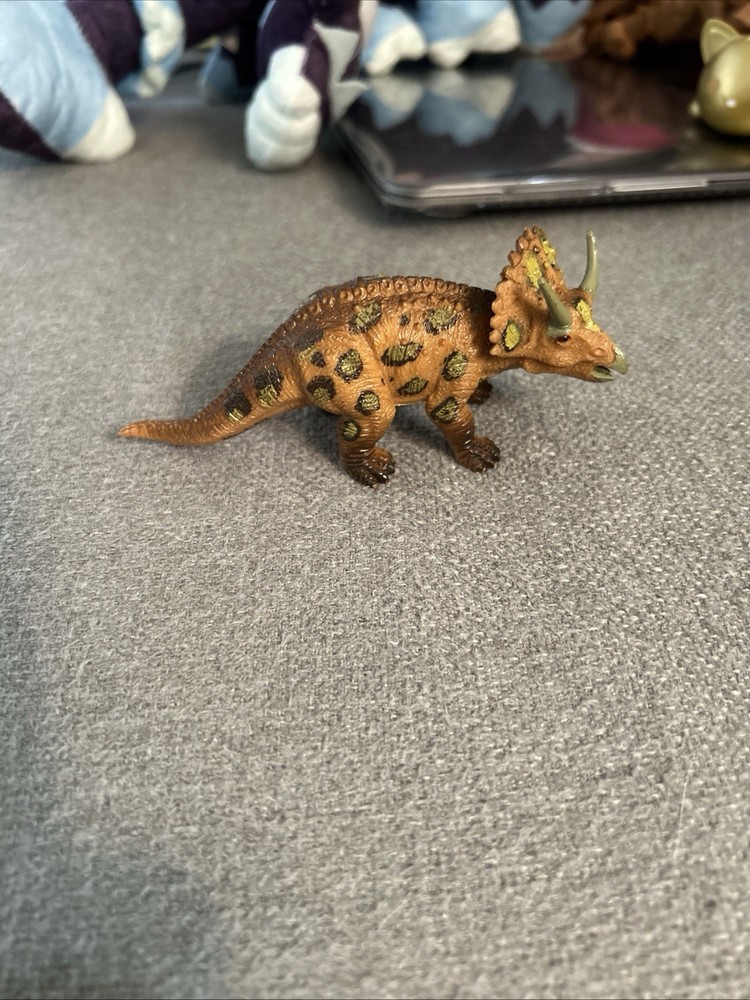 Brown Styracosaurus Diceratops Plastic Dinosaur Toy