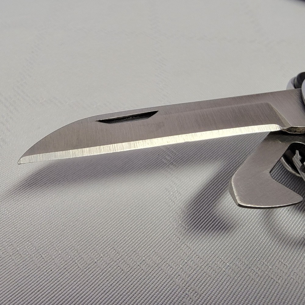 JAKEMY JM-PJ1010 Multi-Tool w/ case