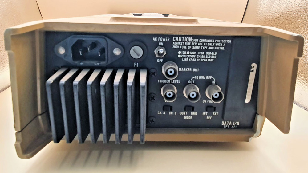 Fluke 7261A UNIVERSAL Counter/TIMER