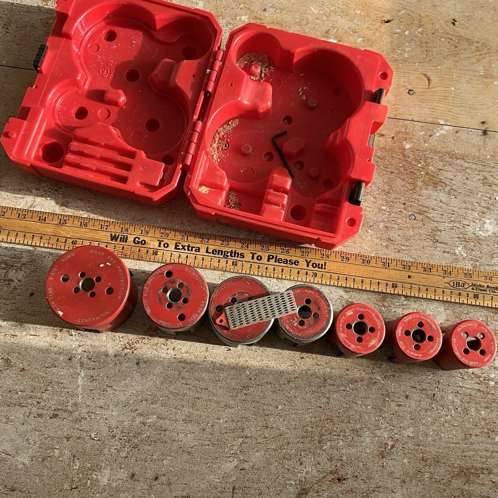 7 Milwaukee Hole Saws w/ Carbide Teeth & Plastic Hard Case & Sharpener