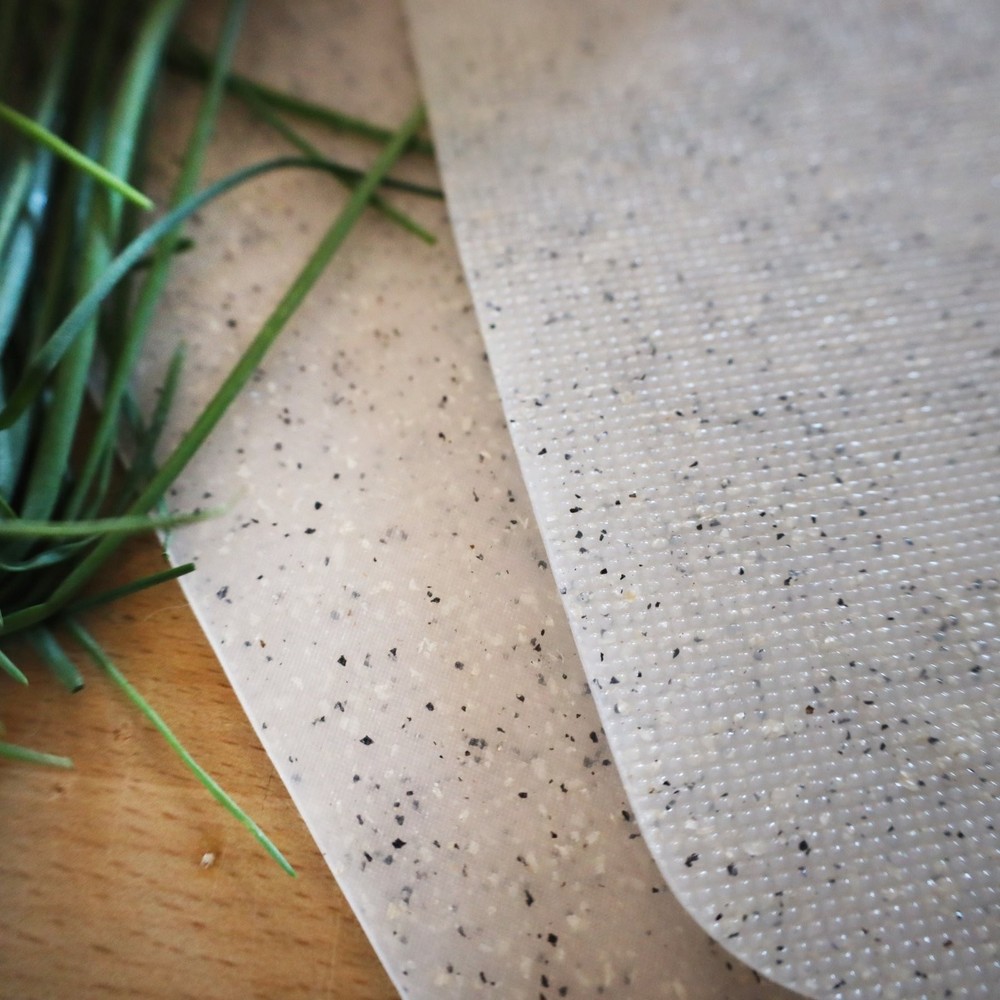 Beille Plastic Kitchen Cutting Board Set Textured Non-slip Surface, Set of 2