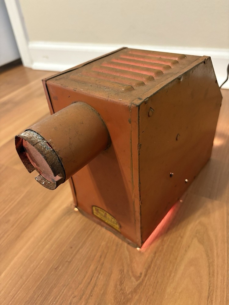 VINTAGE MAGNA-VUE PROJECTOR