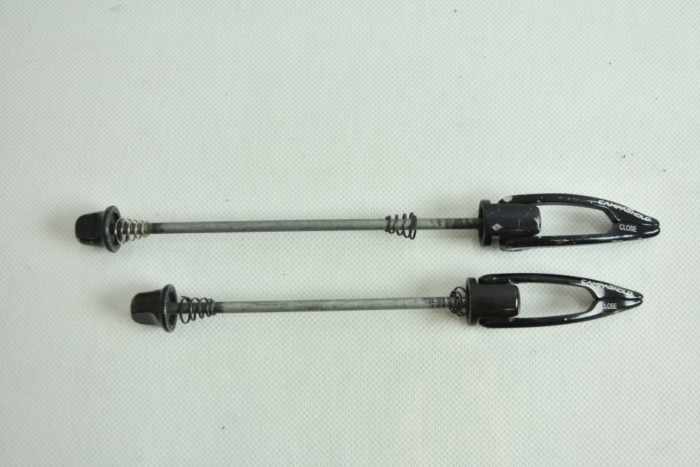 CAMPAGNOLO BORA front + rear skewers !!