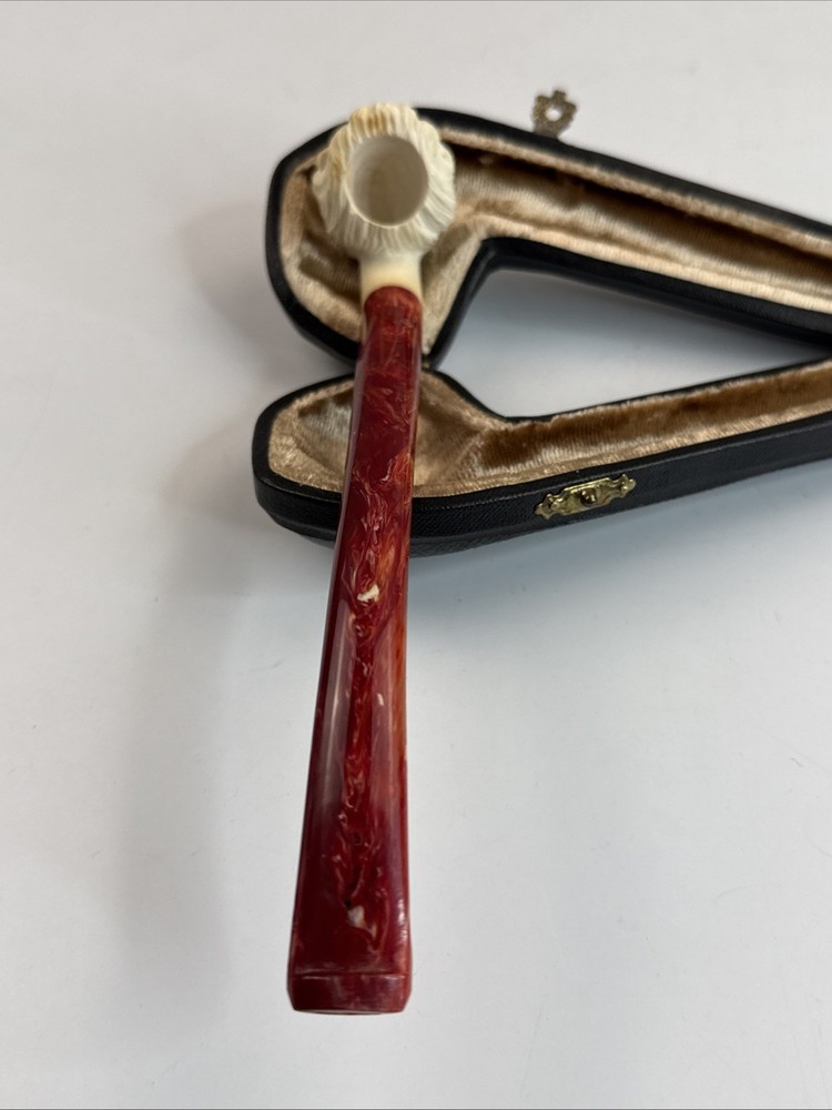 Handmade MEERSCHAUM w/ Case Lucite Stem Lion Shaped Pipe By H EGE Light Use