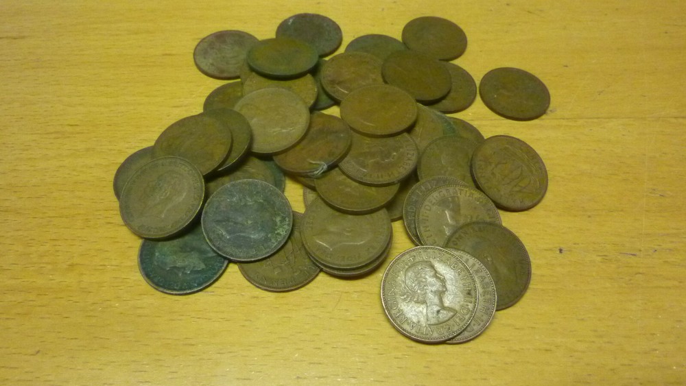 43 MIXED HALF PENNY COINS #1518