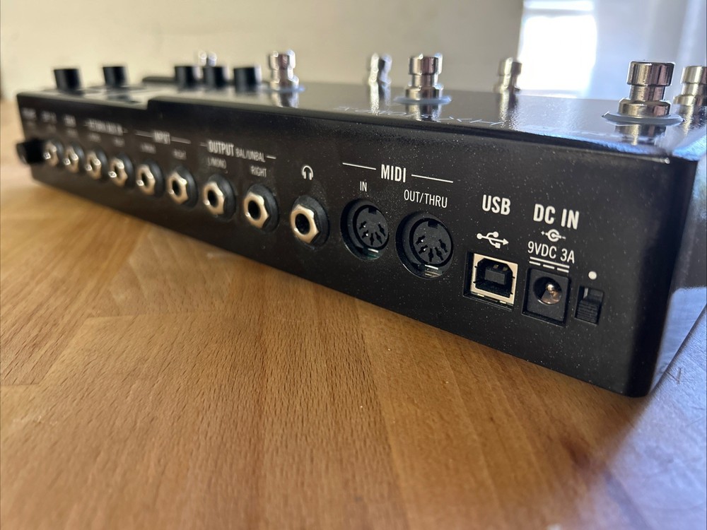 Line 6 HX Stomp XL Multi-Effects Processor