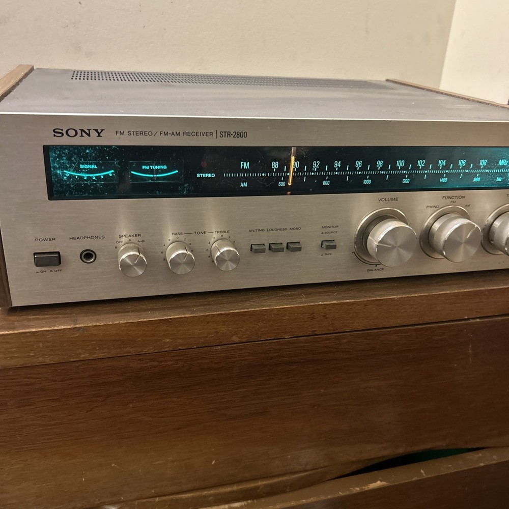 Sony FM Stereo/ FM-AM Receiver Str-2800 -Powers On - Untested