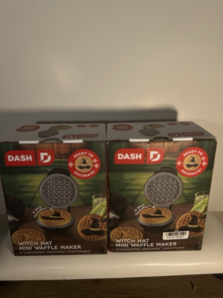 Dash Witch Hat Mini Waffle Maker 4” Nonstick Halloween Black