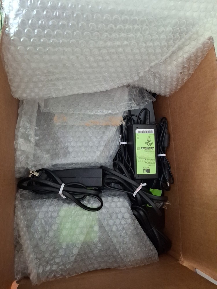 DIRECTV BUNDLE WIRELESS VIDEO BRIDGE & RECEIVER WVB2R0-34 / SEE DESCRIPTION ***