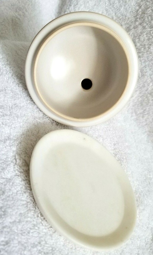 ADORABLE Round BUNNY RABBIT BUTTER DISH White