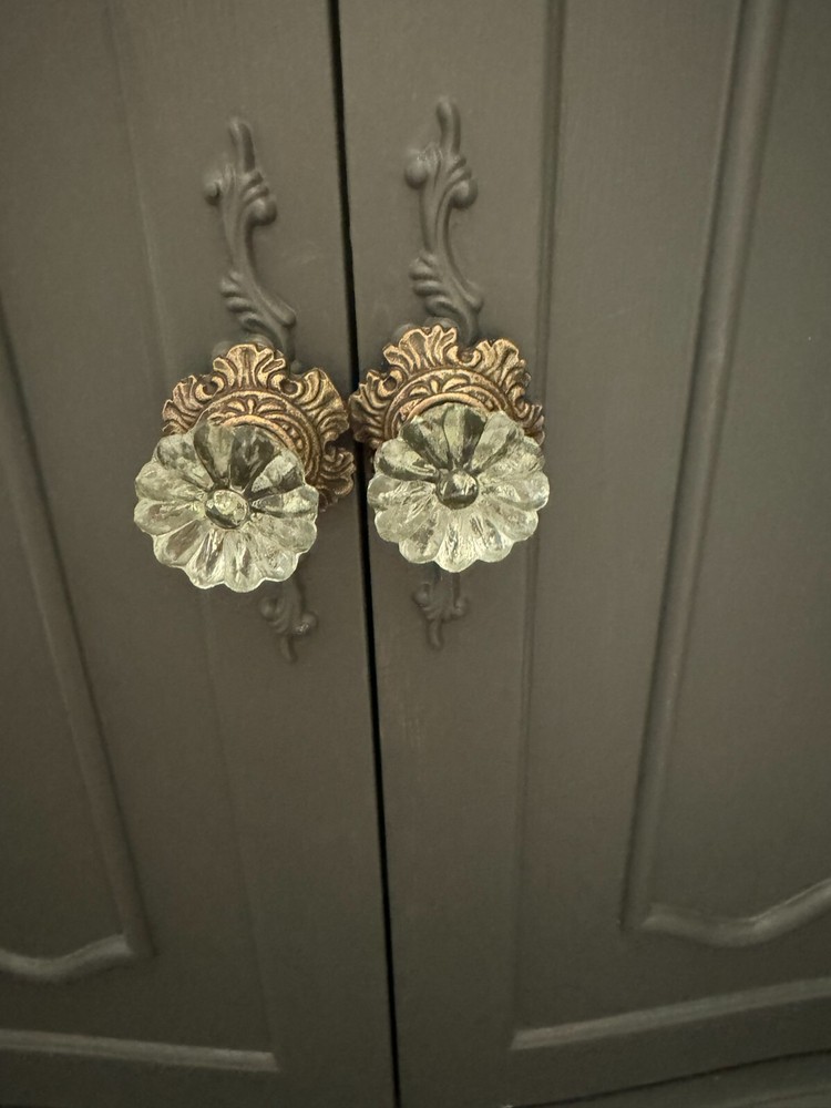 Vintage-Brass Metal Flower Crystal Clear Solid Glass bronzed Knob Handle pulls
