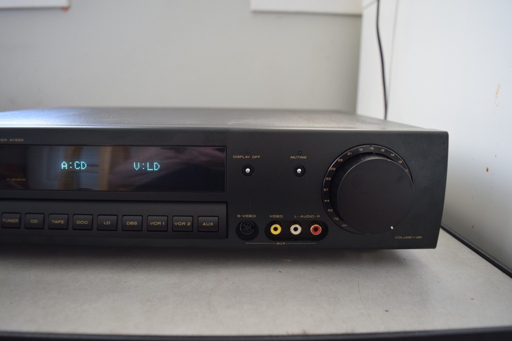 Marantz AV Dolby Pro-Logic Surround Pre-Amplifier AV500 - Mint