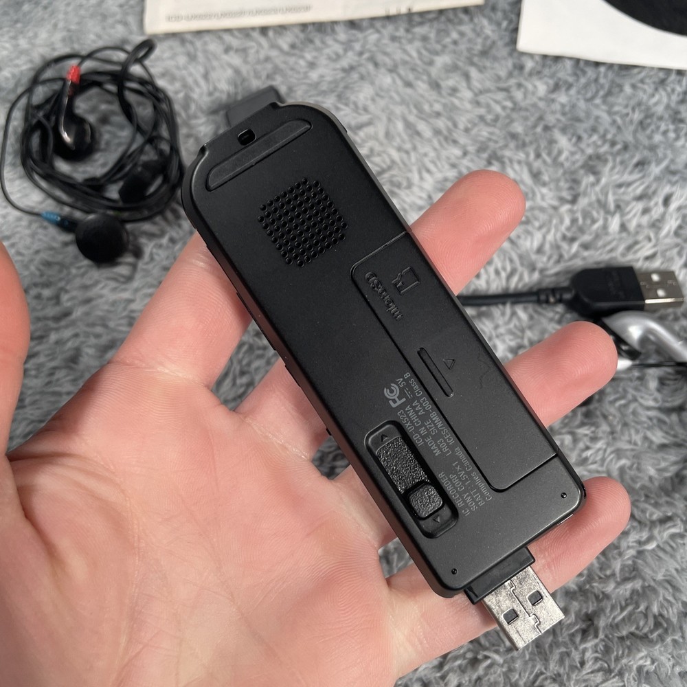 Sony IC Digital Voice Recorder ICD-UX523 USB Support MicroSD - Rarely Used