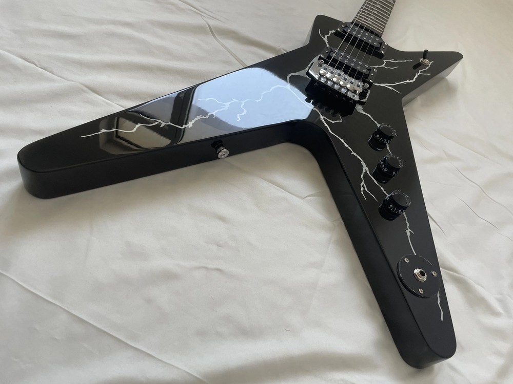 Factory Customized Black 6 Strings Electric Guitar with A Top Quality