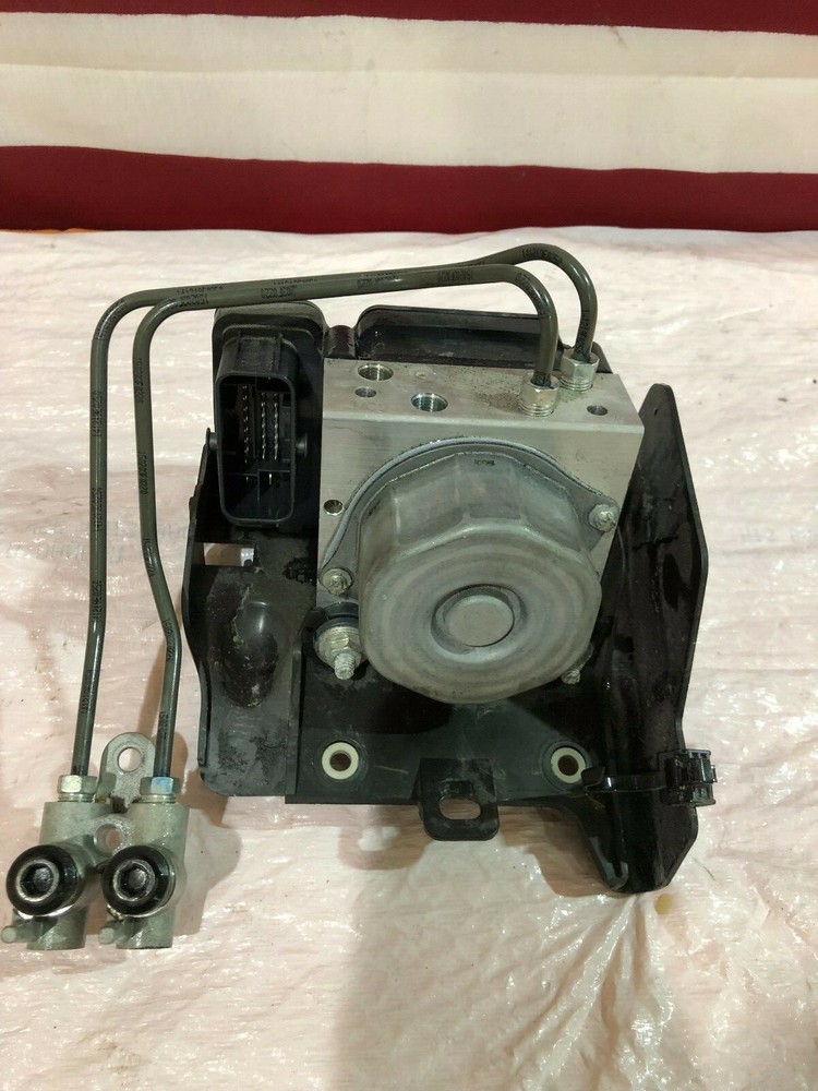 2015 2019 YAMAHA YZF R1 OEM BRAKE SYSTEM ABS PUMP UNIT MODULE