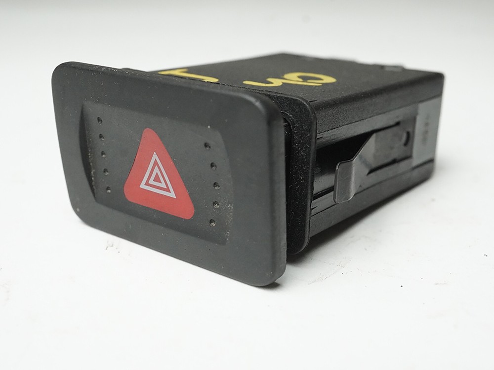 1999 - 2006 Volkswagen Golf Hazard Emergency Light Control BuTTon Switch OEM