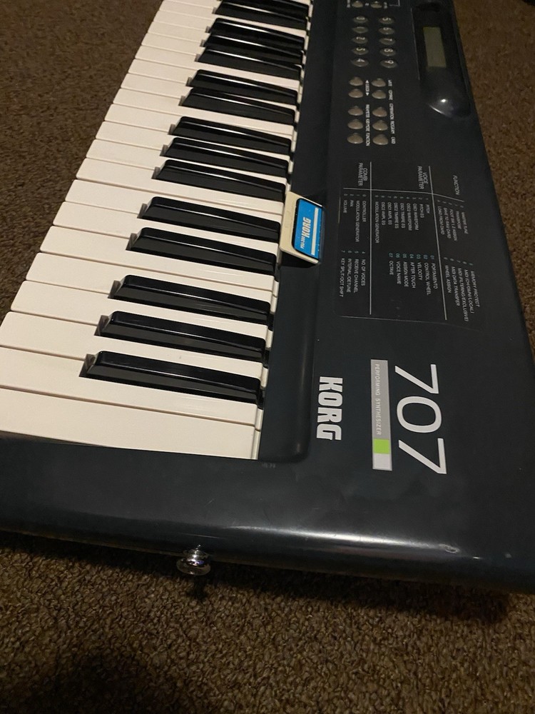Korg 707 Performing Synthesizer