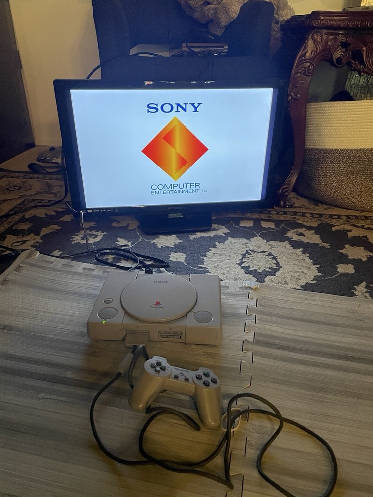 Sony PlayStation 1 System Console w/ Controller Read Desc