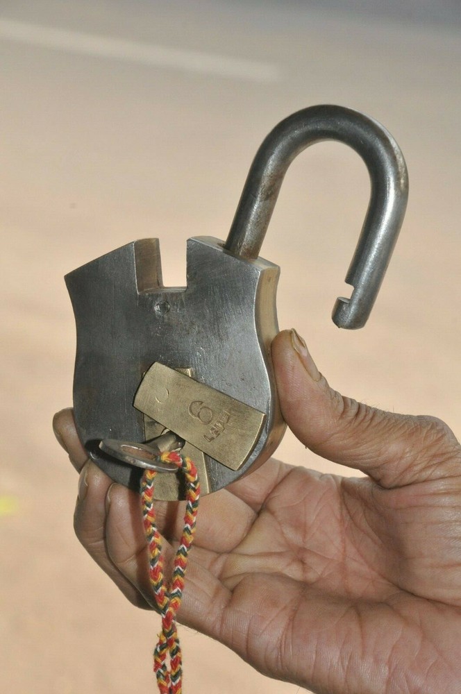 Vintage Iron & Brass Handcrafted Solid Fine Quality 6 Lever Padlock