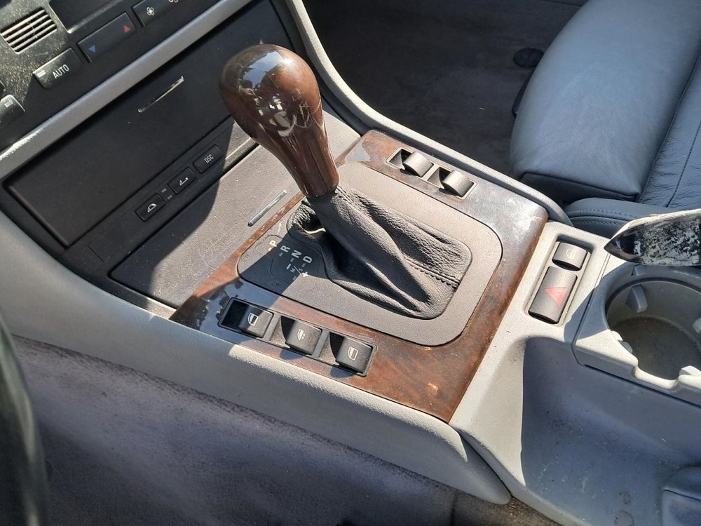 330CI 2002 Glove Box 4821705