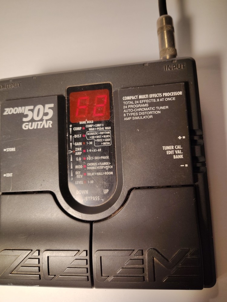 Zoom 505 World's First Multi Effects System In A Compact Pedal Tested & Working