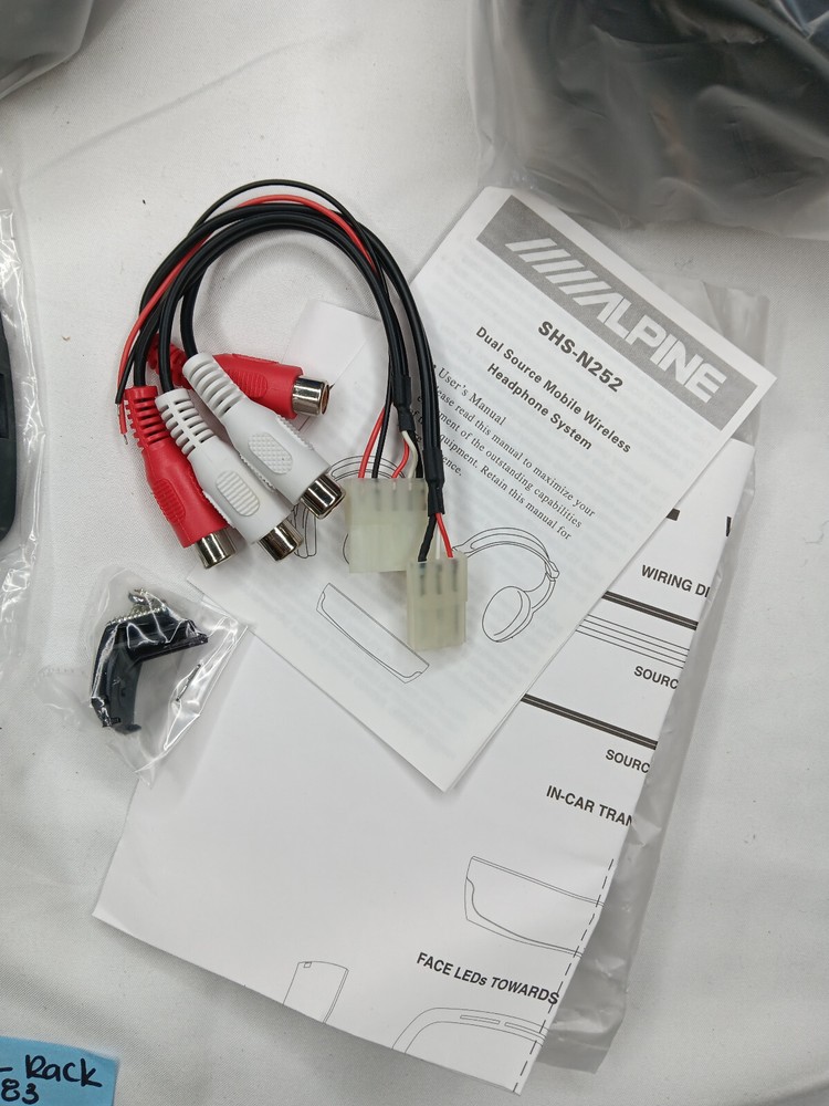 Alpine SHS-N252 Dual Source Wireless Headphone System