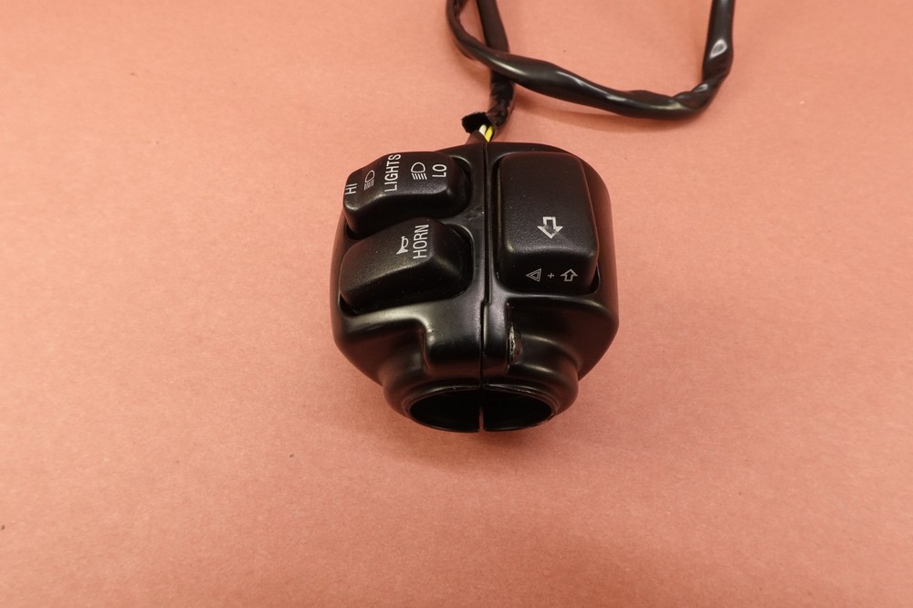 2000-2006 Harley Davidson FLHT Electra Glide LEFT HANDLEBAR SWITCH TURN SIGNAL