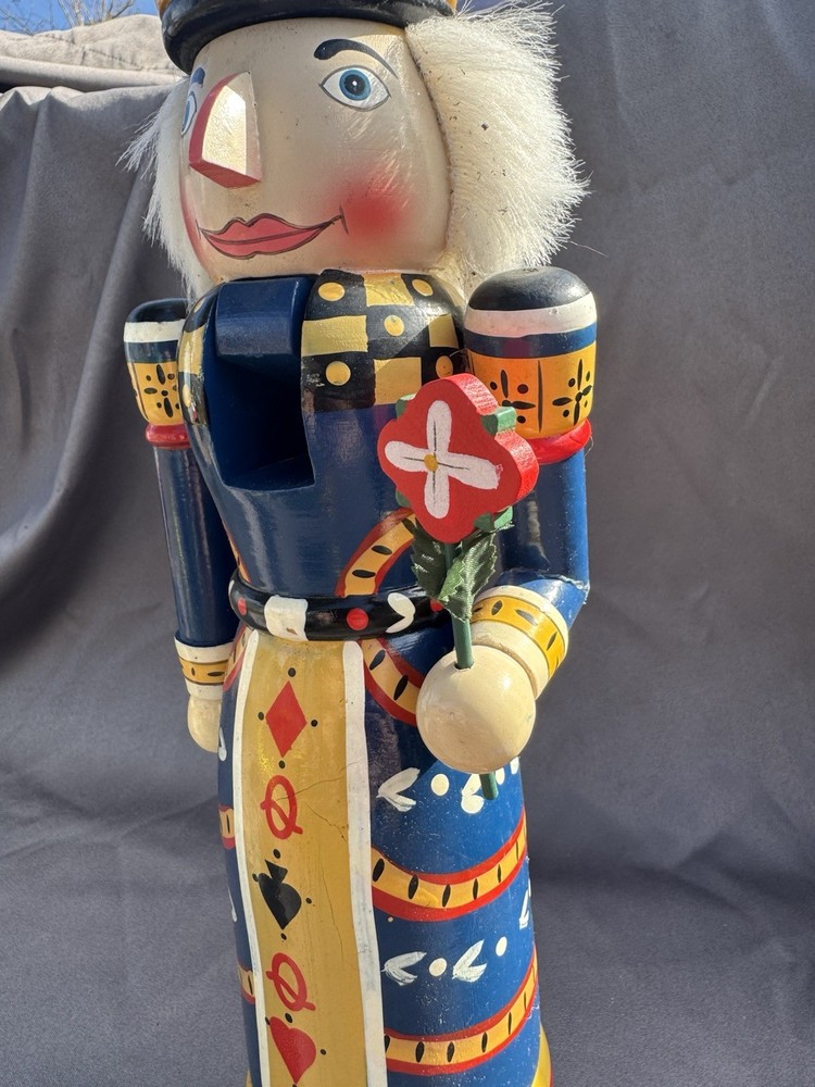 Vintage Blue Queen Nutcracker 15 Inch ￼