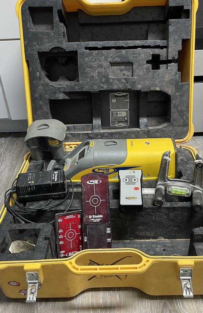 Trimble Spectra DG511 Pipe Laser Complete Setup, RC501, Extra Battery, Charger