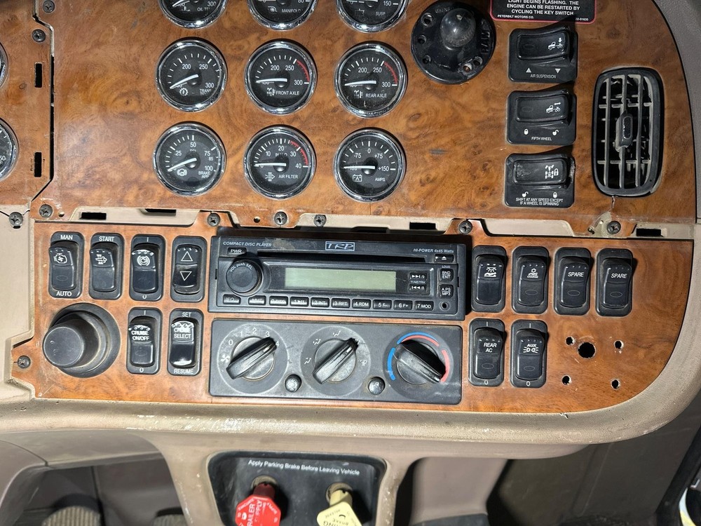 2006-2015 Peterbilt 386 SWITCH Dash Panel - Used | P/N S646016200