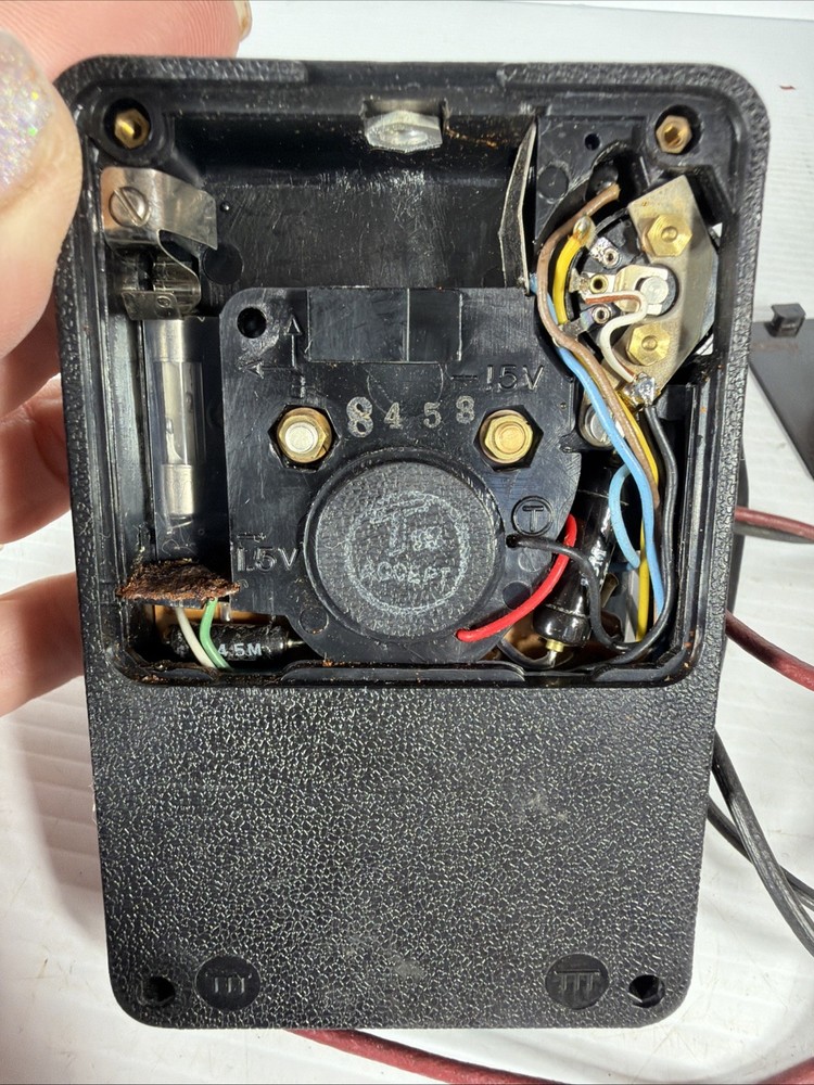 Triplett Model 310- TEL Type 1Handheld Volt-Ohm Meter w/leads Untested