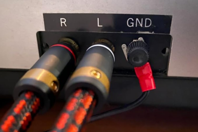 Eliminate Static with 5-ft Ground Wire for Technic Phonograph Turntables