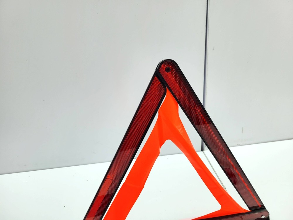 EMERGENCY WARNING HAZARD TRIANGLE 8K0860251 AUDI Q3 2012