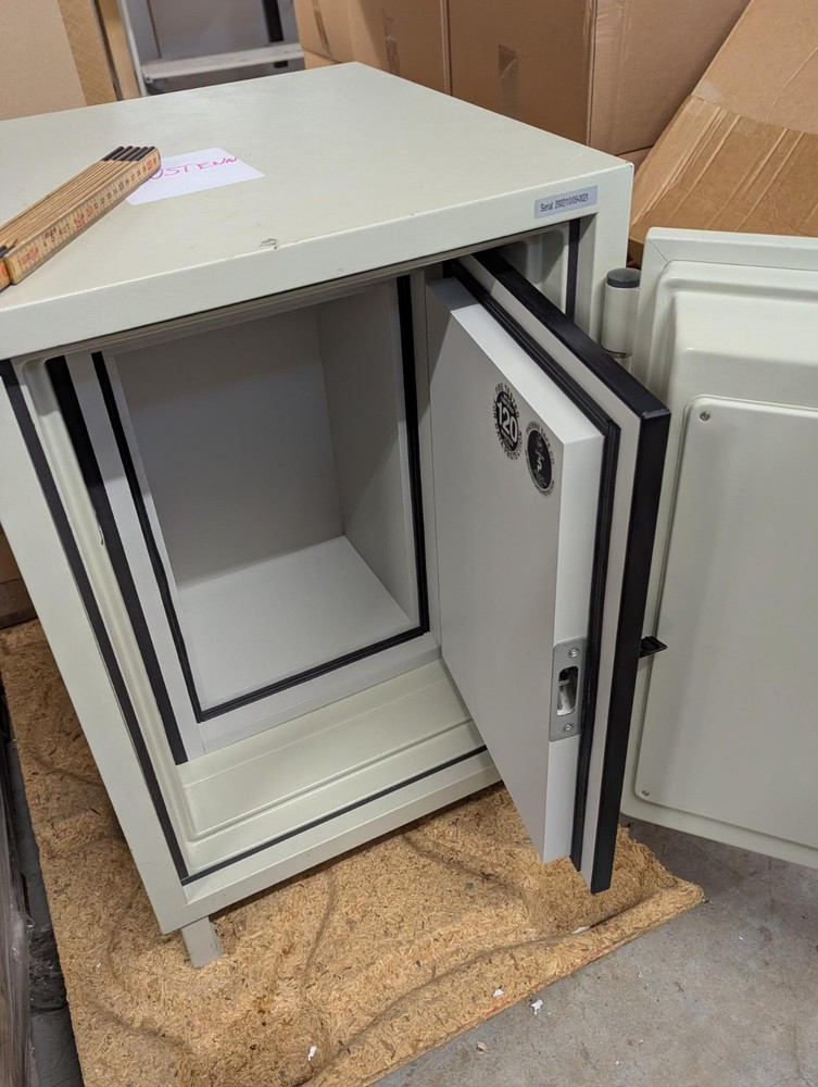 fireproof safe box phoenix datacare 2000