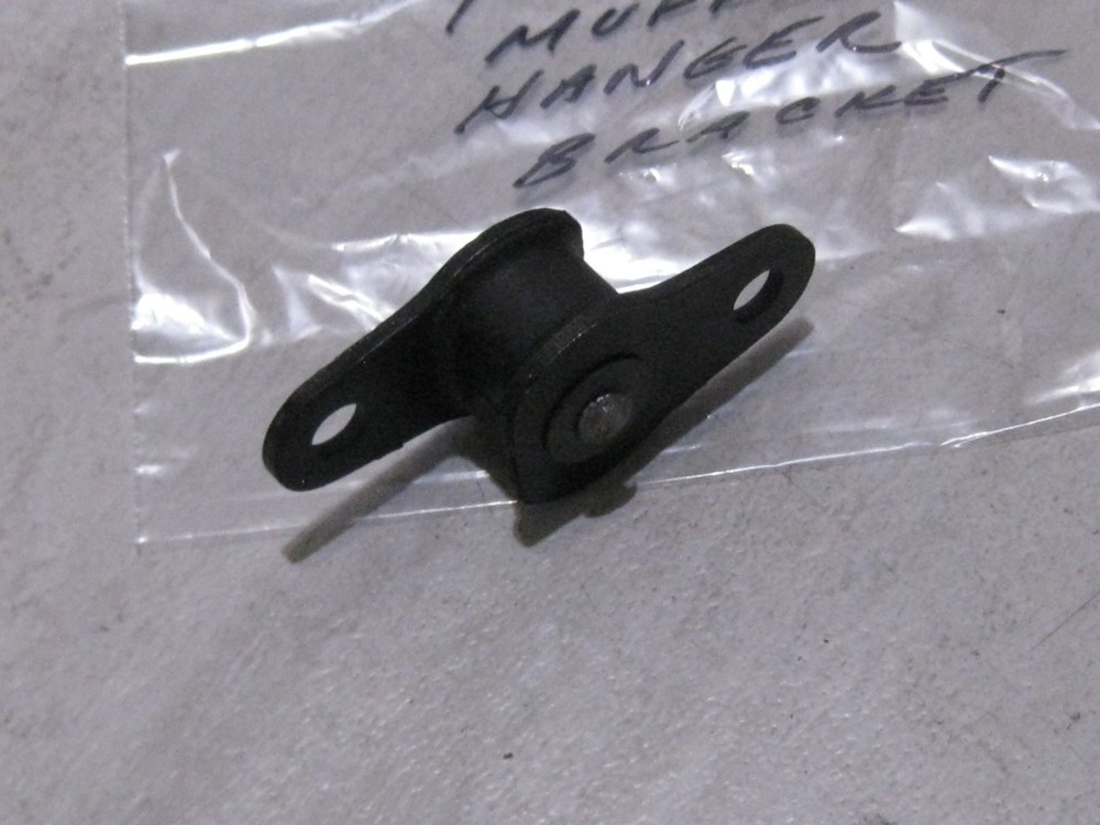 YAMAHA EXH/MUFF HANGER BRACKET NOS!