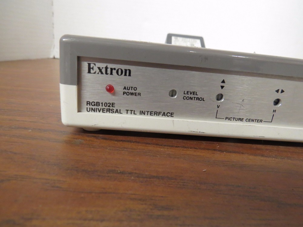 + Extron Universal TTL Interface with Adapter no Cable RGB102E