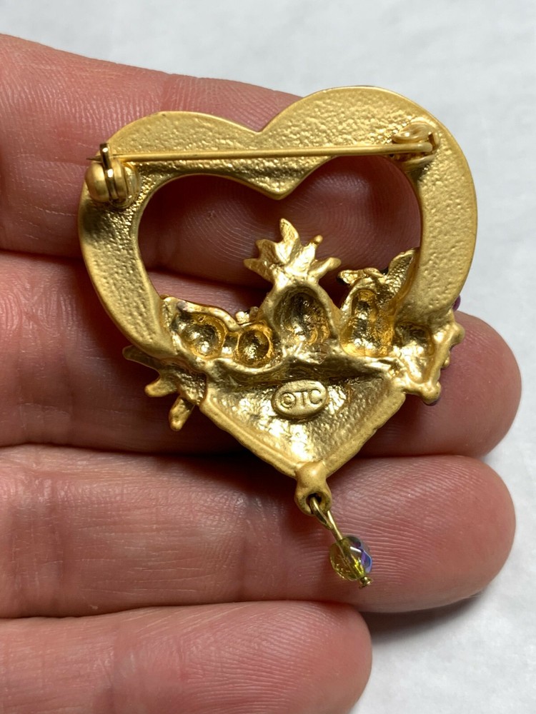 TC Pin Thankful Heart