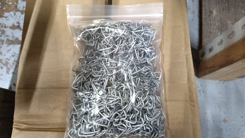 Galaxy Supply Hog Ring - Sharp Point, Galvanized Finished Packed 2.2 Lbs. / Bag