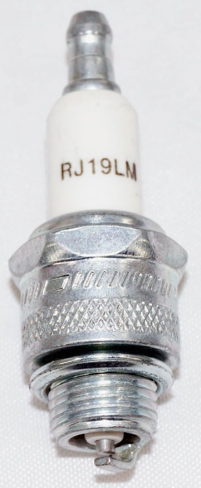 Champion Copper Plus 868 Spark Plug RJ19LM
