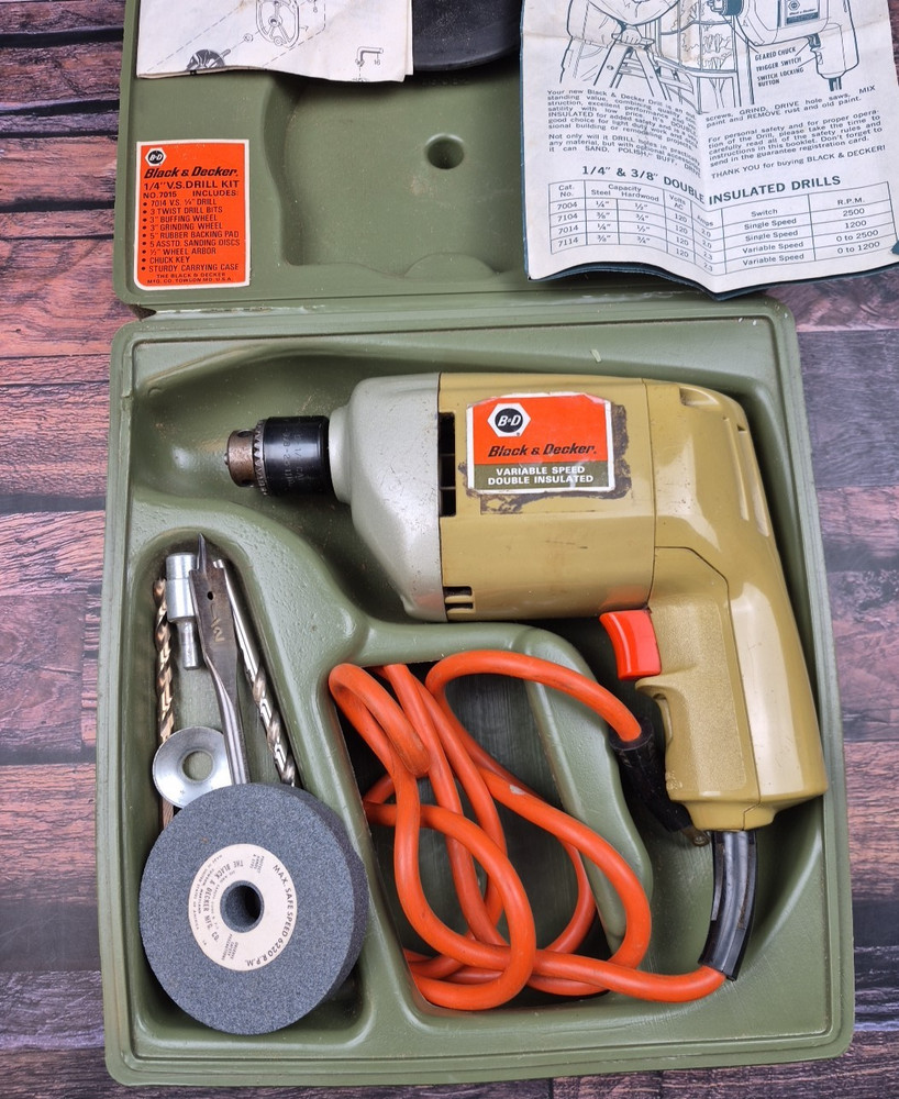 Black & Decker 7014 1/4" Variable Speed Drill w/ Case Manual Bits Tested VTG 80s