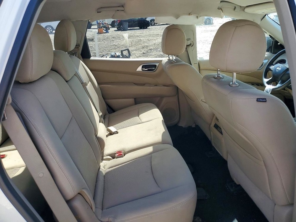 PATHFINDR 2017 Glove Box 4994777