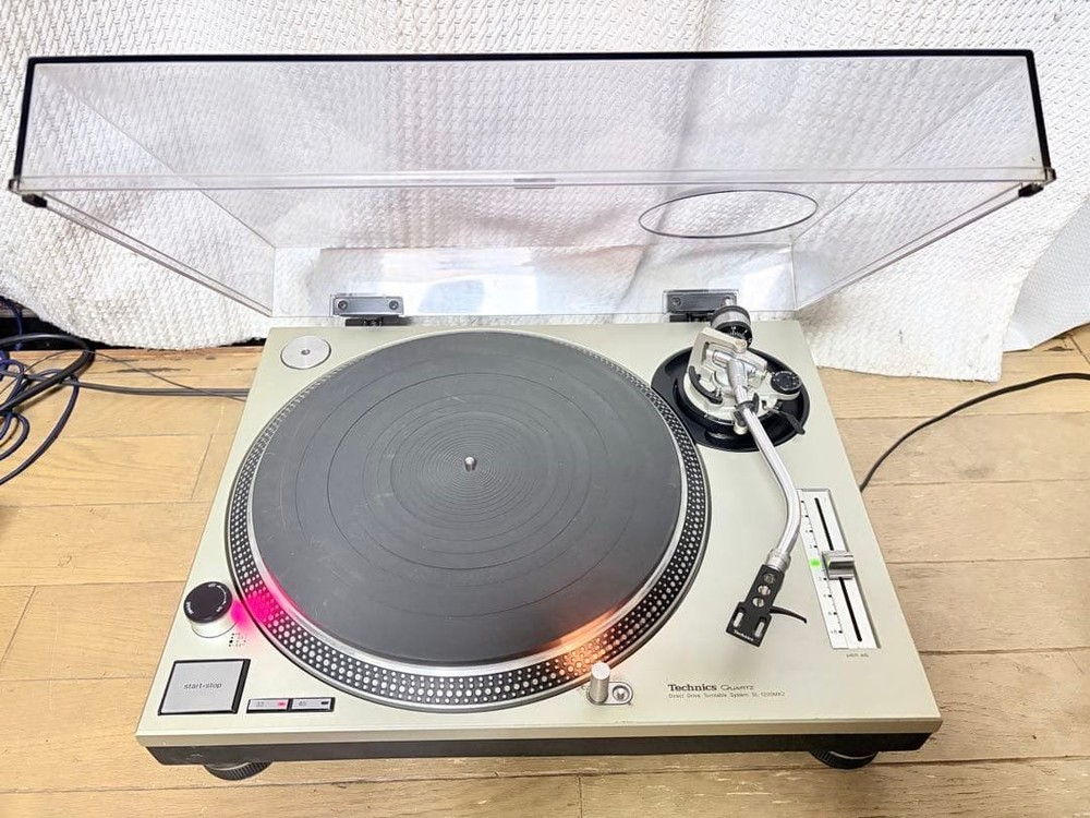 Technics SL-1200MK2 Turntable Serviced Original Box SubWeight Shell Fully Works