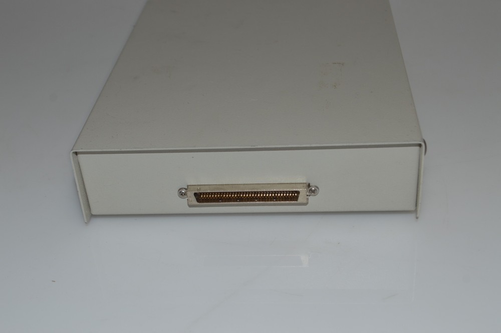 ^^ NATIONAL INSTRUMENTS SCB-68 I/O CONNECTOR BOX (LBN4)