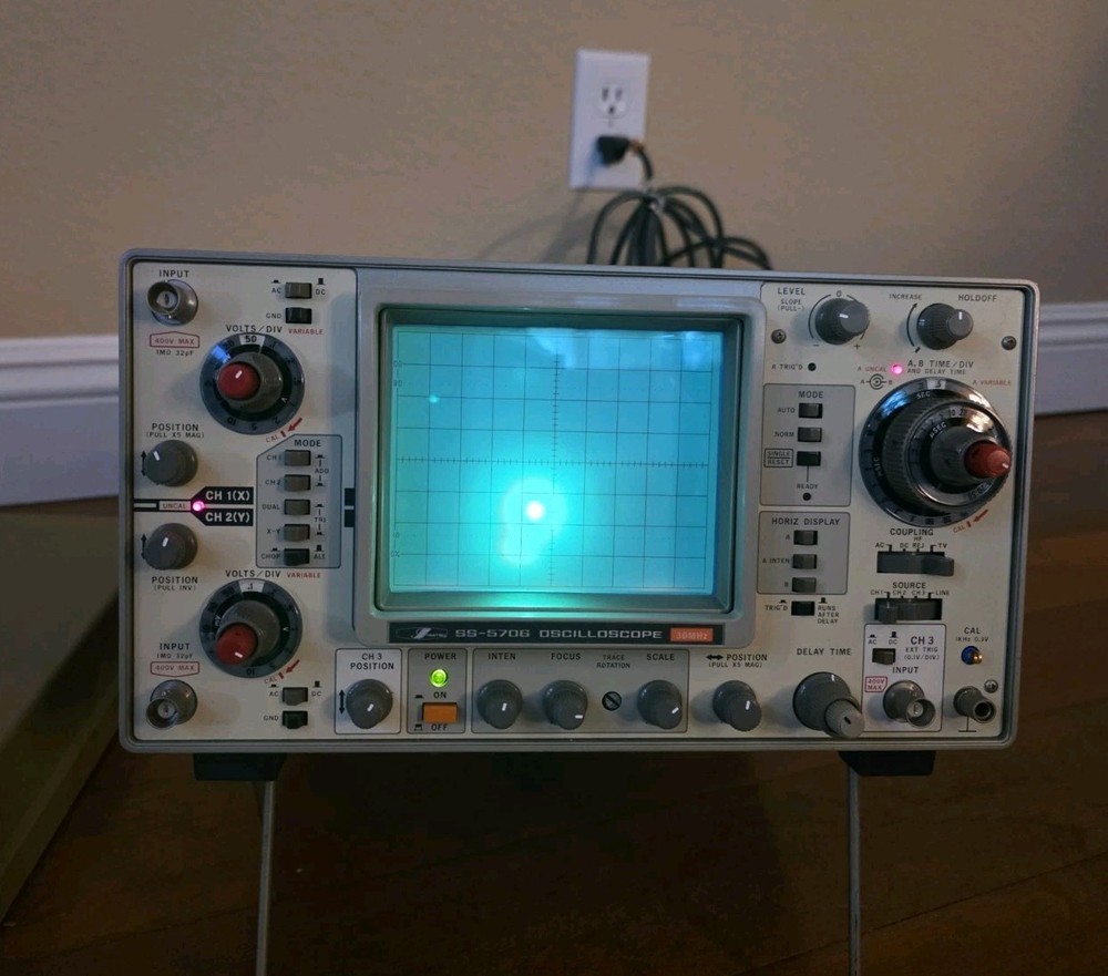 Iwatsu SS-5706 Analog Oscilloscope